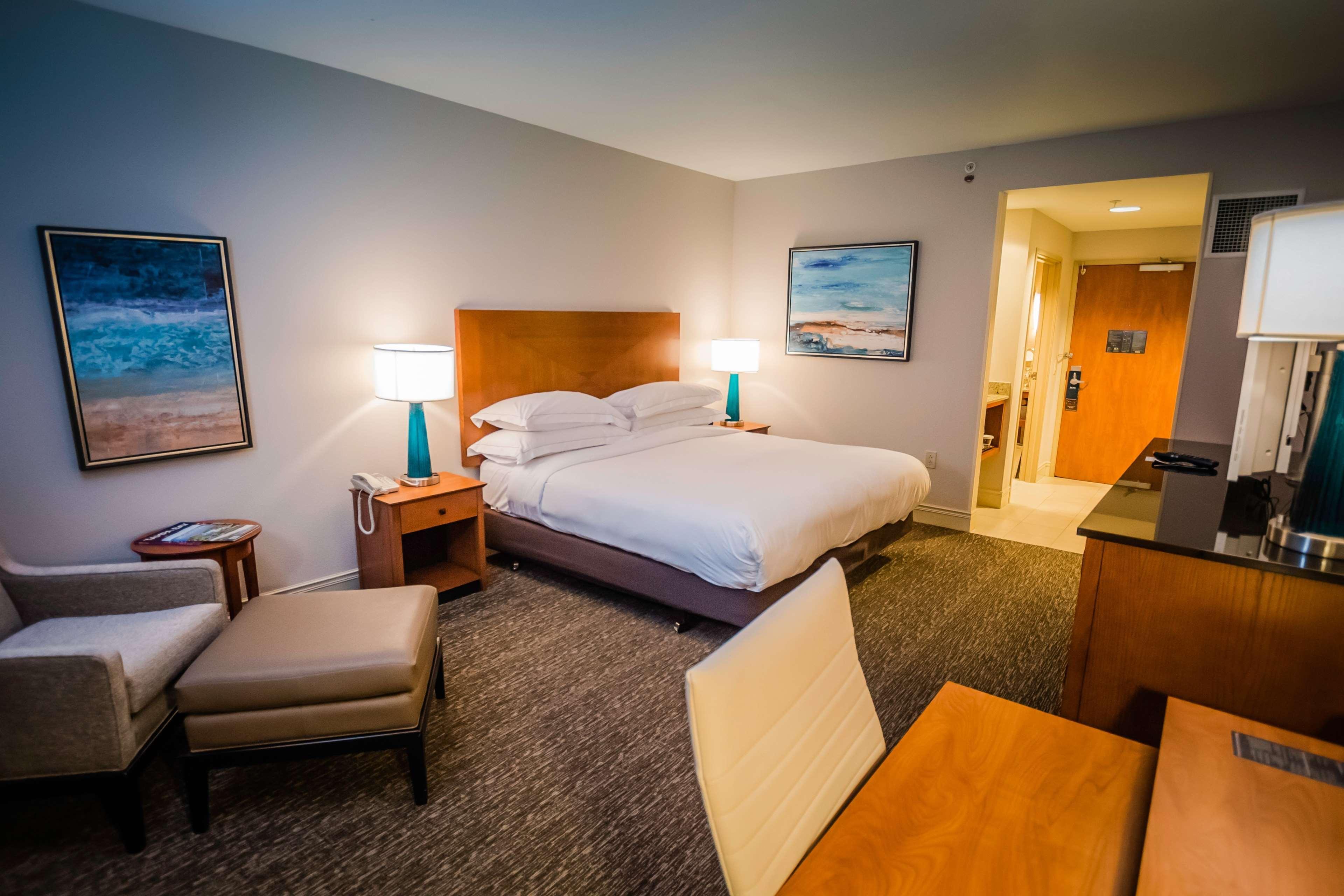Hilton St. Petersburg Carillon Park Hotel Bagian luar foto