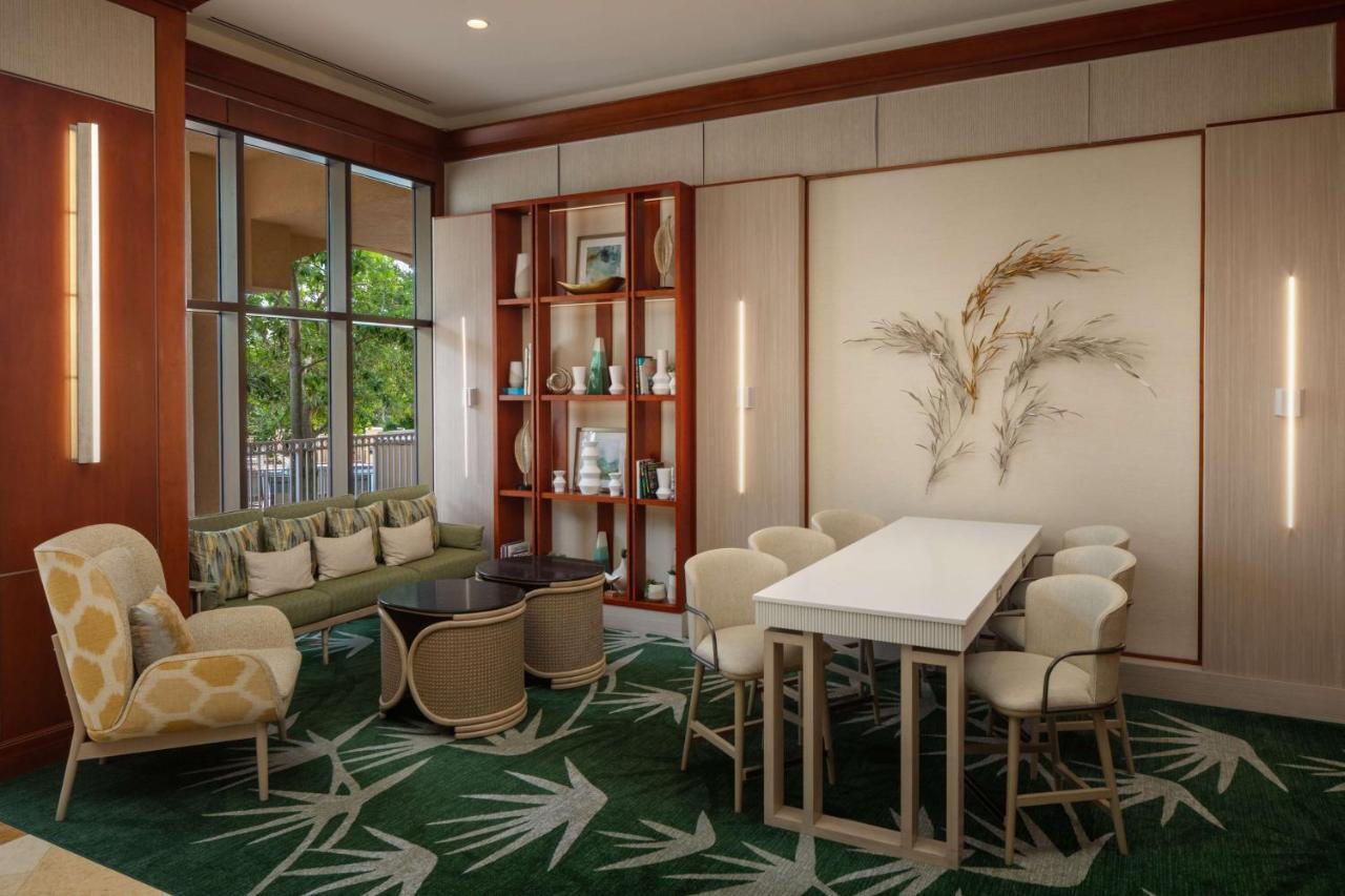 Hilton St. Petersburg Carillon Park Hotel Bagian luar foto