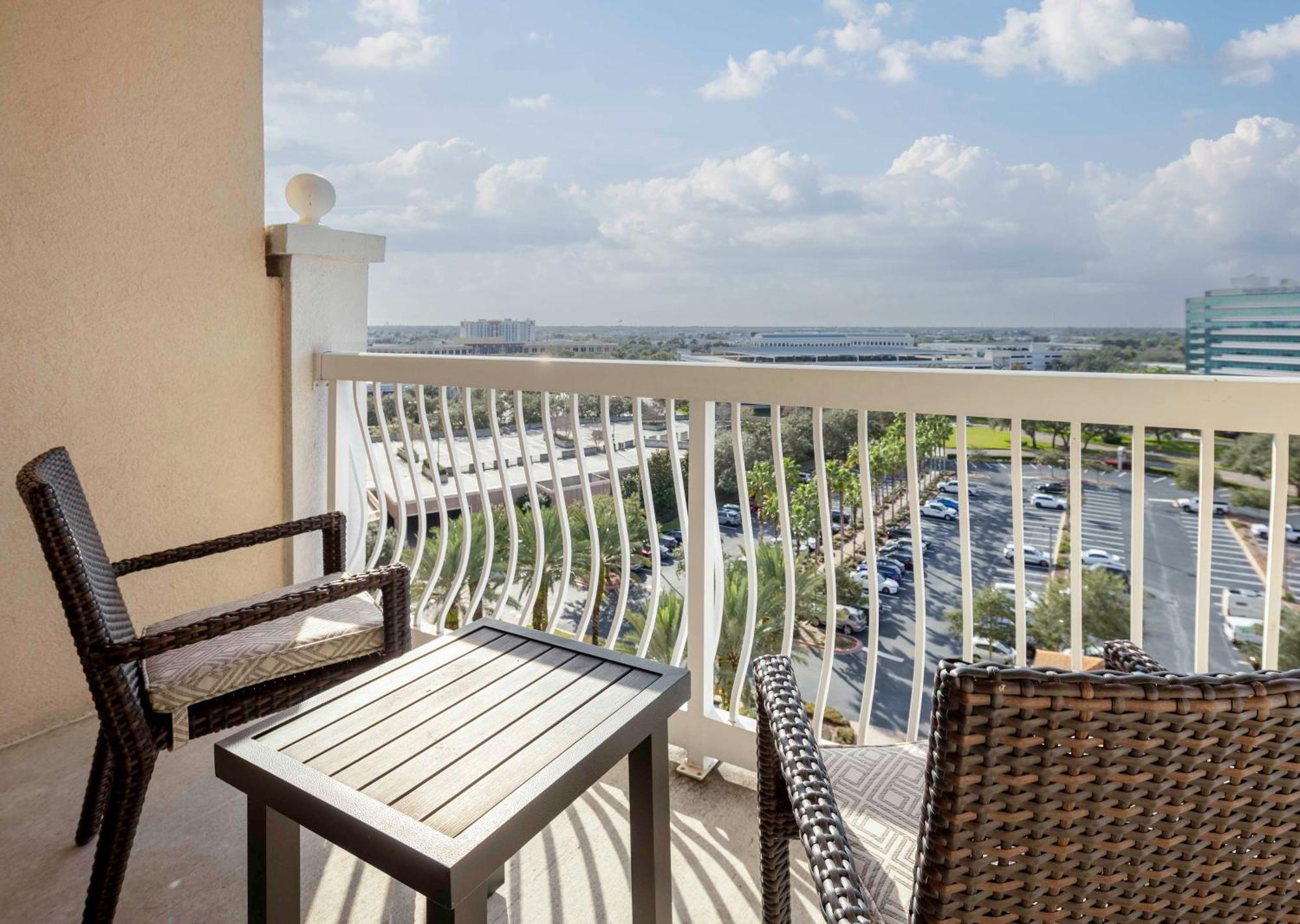 Hilton St. Petersburg Carillon Park Hotel Bagian luar foto