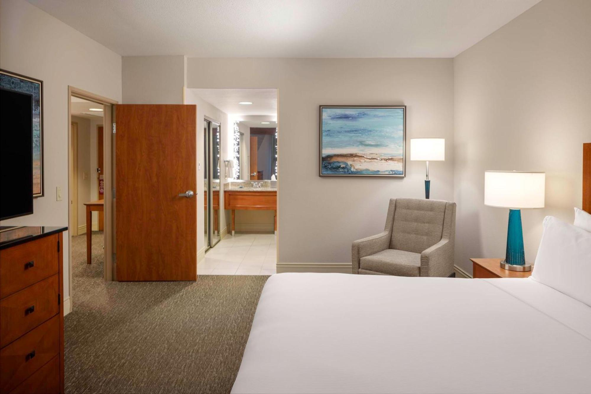 Hilton St. Petersburg Carillon Park Hotel Bagian luar foto